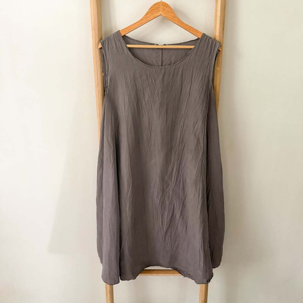 Garnet Hill 100% Silk Gray Sleeveless Shift Midi Dress Size Medium Lagenlook